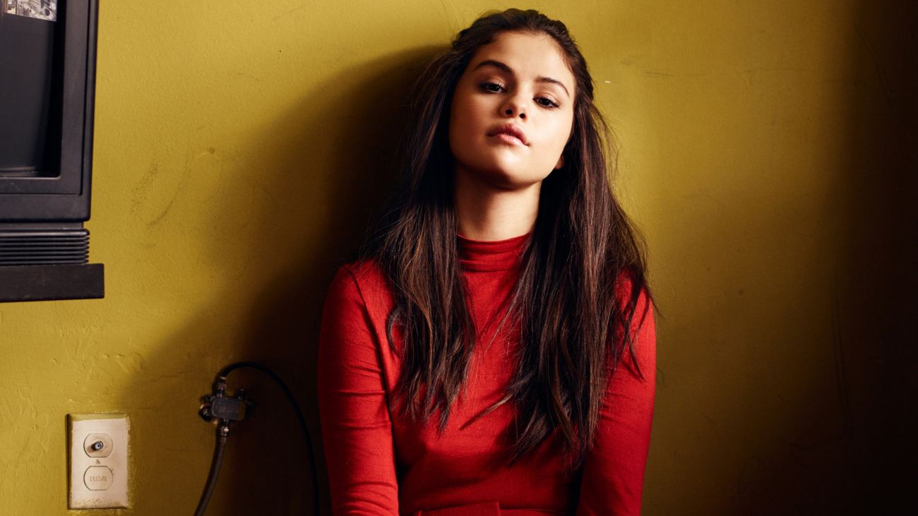 Stunner Selena Gomez in Red HD Wallpaper