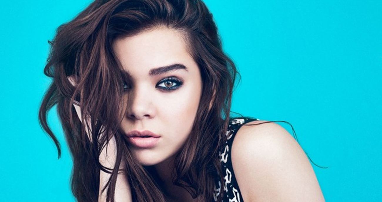 Stunning Hailee Steinfeld Hollywood Actress HD Wallpaper