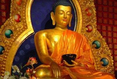 Lord Buddha In The Bhumisparsha Wallpaper