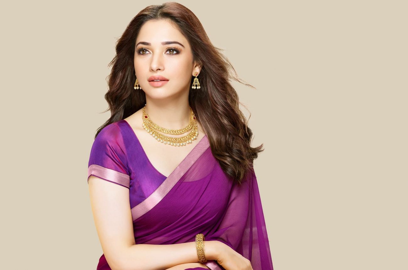 Tamanna Bhatia in Saree Red Lipstick Wallpaper