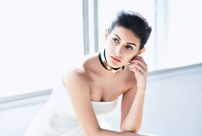 Beautiful Amyra Dastur 4K Wallpaper
